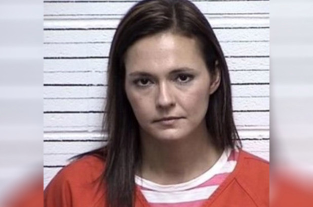 Nu giao vien My bi bat vi gui anh “nong” cho nhieu hoc sinh