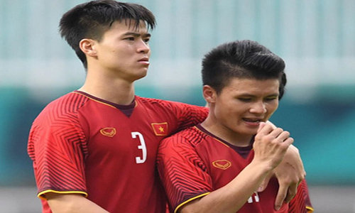 Sao Viet buc xuc vi CDV qua khich vao Facebook Quang Hai chui boi