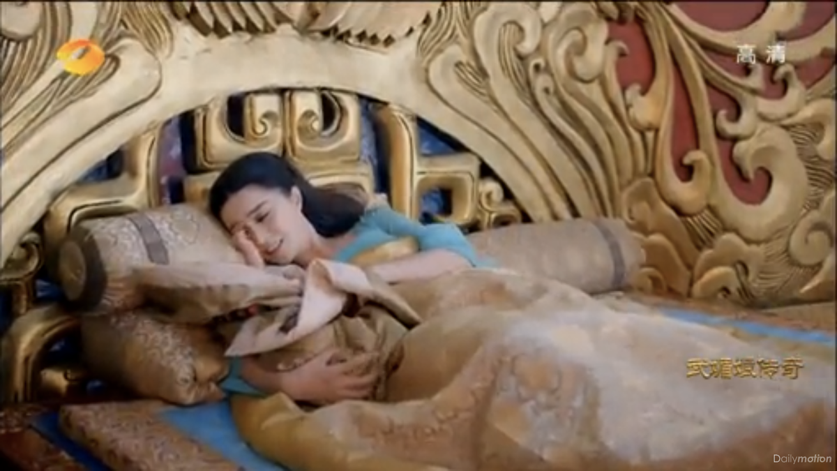 Vì vậy, Viên Hoàng hậu vô cùng giận Lưu Tông Văn Đế và có màn đánh ghen trong im lặng cho đến chết. Bà hoàng này luôn cho người báo với nhà vua bị bệnh nên không muốn gặp hay nói chuyện với bất cứ ai.