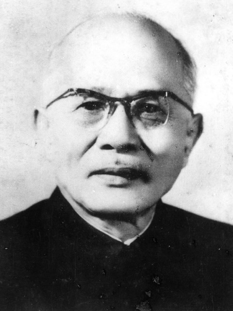 Chủ tịch Tôn Đức Thắng (1888-1980) có bí danh Thoại Sơn, từng được gọi là Bác Tôn, là Chủ tịch nước thứ hai và cuối cùng của Việt Nam Dân chủ Cộng hòa. Ông là Chủ tịch nước đầu tiên của Cộng hòa Xã hội Chủ nghĩa Việt Nam nhiệm kỳ 1969 – 1980.