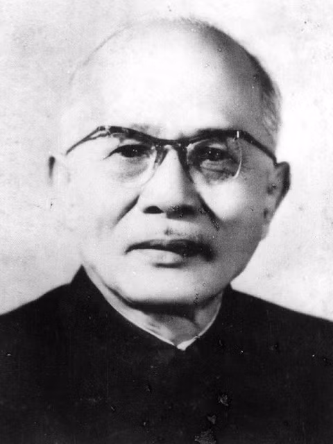 Chủ tịch Tôn Đức Thắng (1888-1980) có bí danh Thoại Sơn, từng được gọi là Bác Tôn, là Chủ tịch nước thứ hai và cuối cùng của Việt Nam Dân chủ Cộng hòa. Ông là Chủ tịch nước đầu tiên của Cộng hòa Xã hội Chủ nghĩa Việt Nam nhiệm kỳ 1969 – 1980.