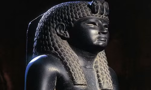 Bí quyết làm đẹp nổi tiếng nhất của Nữ hoàng Cleopatra để có sức quyến rũ làm đắm say lòng người là việc bà hoàng này tắm bằng sữa lừa.