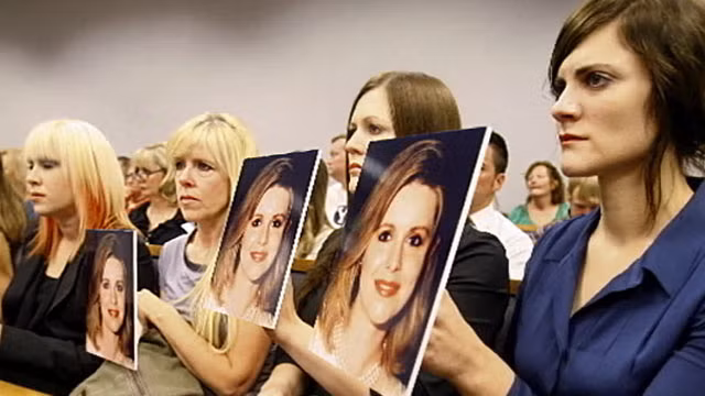 Theo các công tố viên, bác sĩ MacNeill giết vợ nhằm công khai mối quan hệ lén lút với người tình Gypsy Willis. Người phụ nữ này đã chuyển đến nhà MacNeill ngay sau khi bà Michele qua đời với danh nghĩa là vú em.