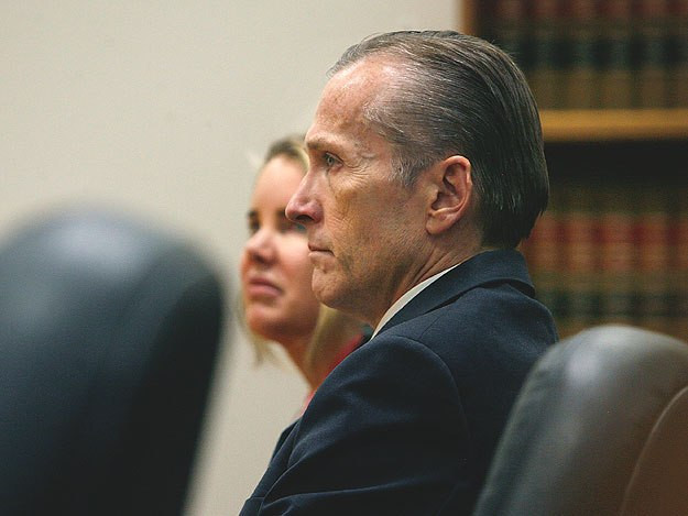 Vào tháng 10/2017, MacNeill, 60 tuổi, được phát hiện tử khi thực hiện án tù tại nhà tù ở Utah.