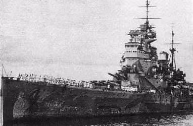 Bismarck được trang bị dàn hỏa lực mạnh gồm: 8 khẩu pháo 380 cỡ nòng 380 mm, 12 khẩu 150 mm cùng 16 pháo phòng không SK-C/33.