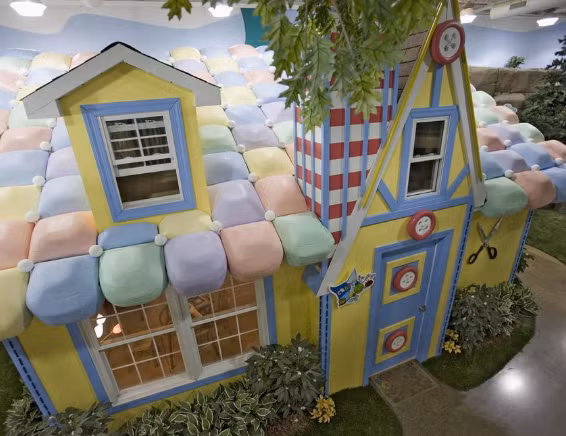 Có lẽ trẻ em sẽ rất thích khi tới văn phòng theo chủ đề này, bởi nó giống lâu đài trong những câu chuyện cổ tích.