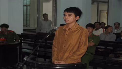 Buc thu tinh to cao ke hiep dam be 12 tuoi