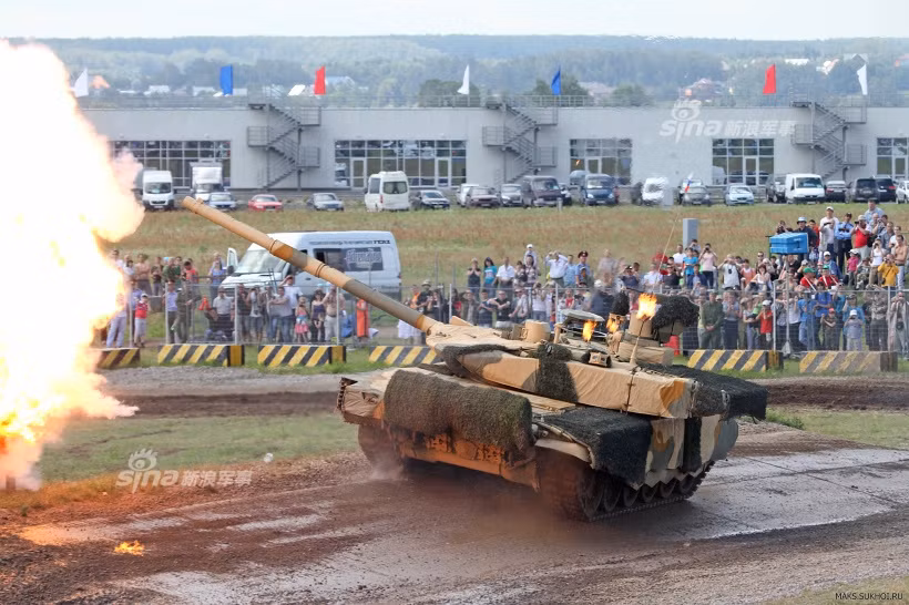 Những chiếc T-90MS nhận động cơ diesel 1.130 mã lực, hệ thống điều khiển hỏa lực nâng cấp với kính ngắm Sosna-U, tích hợp định vị toàn cầu, trang bị giáp phản ứng nổ Relikt tốt hơn cả Kontakt-5... Nguồn ảnh: Wikipedia