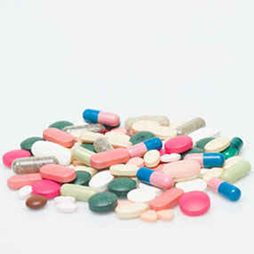 Có thuốc chống lại bệnh này. Tuy nhiên dùng thuốc sẽ rất đau và khó chịu. Bạn nên áp dụng một số biện pháp tự nhiên kết hợp dùng thuốc như sau.