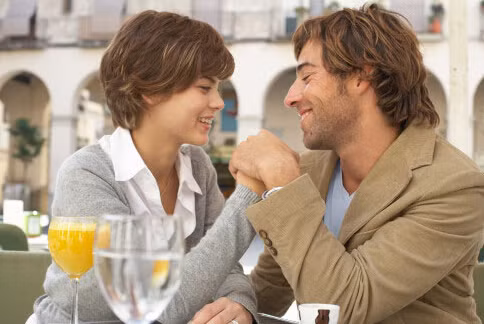 Ba là, sau khi bị nửa kia phát hiện, thông thường phụ nữ sẽ không bao giờ nghĩ tới tư tưởng ngoại tình, còn đàn ông vẫn thi thoảng “chứng nào tật ấy”.