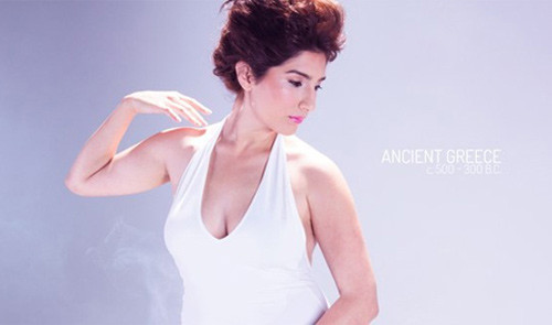 Trải qua thời gian, những người phụ nữ này sẽ vẫn giữ được vẻ căng tràn sức sống hơn so với người phụ nữ mảnh mai. Họ luôn có sức quyến rũ kỳ lạ.