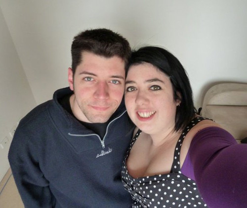 Còn những cô gái thon thả mang đến cho người ta cảm giác thiếu dinh dưỡng, có nghĩa là chồng không cung cấp đủ tiền cho họ, như vậy, đàn ông sẽ mất mặt.