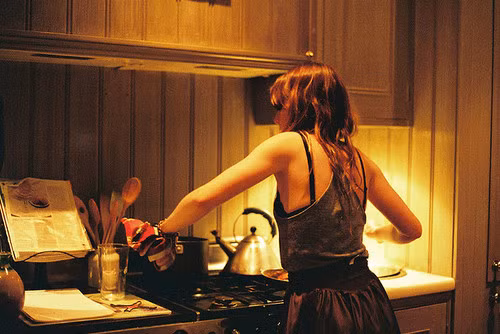 Phụ nữ mập mạp thường có sở thích nấu ăn, điều này khá hấp dẫn với cánh mày râu vì đường tiêu hóa được coi là đường ngắn nhất đi tới tình yêu.