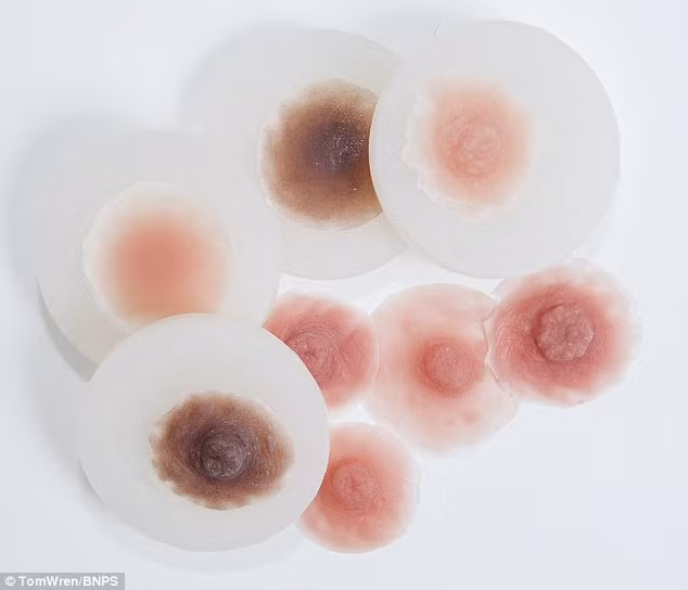 Các chuyên gia nói rằng, với bộ ngực giả, hàng ngàn phụ nữ đã cắt bỏ tuyến vú có thể thoải mái mặc những trang phục hở hang như váy quây, áo vest và bikini.