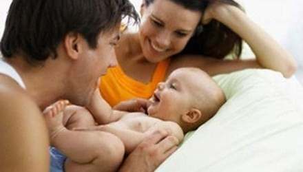 Có thai vói bò, chòng cháp nhạn nuoi con hoang