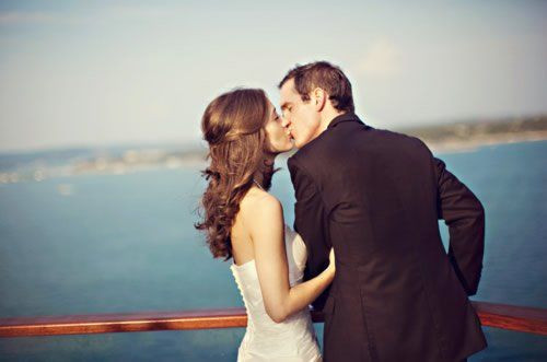 Đàn ông có thể lên giường với người phụ nữ mình không thích. Đương nhiên là đàn ông và phụ nữ đều có sở thích của riêng mình, tuy nhiên người phụ nữ thường coi trọng tình yêu hơn tình dục, còn đang ông lại ngược lại. Họ có thể qua đêm với một người mà mình không thích.