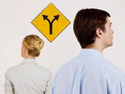 Thứ ba, phụ nữ cho rằng đàn ông nào cũng giống nhau. Sau khi vấp phải sự phản bội hoặc sự thất bại của hôn nhân, người phụ nữ dần cho rằng, bản chất đàn ông là giống nhau, do vậy, họ cũng không muốn bước tiếp và đưa ra sự lựa chọn tiếp theo. Hầu hết sẽ cố gắng chịu đựng cuộc hôn nhân không hạnh phúc.