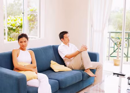 Thứ tư, nhiều phụ nữ thích thể diện và cuộc sống giả tạo. Những phụ nữ xinh đẹp và tài giỏi đôi lúc họ lại ưa chuộng thể diện, chính vì thế họ tường quen với việc phô trương cuộc sống hạnh phúc gia đình trước mặt mọi người.