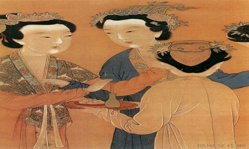 Phương pháp thứ 2: Thủ cung sa. Việc kiểm tra trinh tiết được thực hiện đơn giản thông qua việc khám có hay không dấu hiệu thủ cung sa. Người ta nói rằng chỉ cần chấm một giọt nước thủ cung sa (làm từ nước ép của con thạch sùng được nuôi từ nhỏ bằng chu sa) lên cơ thể người con gái thì nó sẽ không bao giờ biến mất cho tới khi người con gái đó ăn nằm với một người đàn ông. 