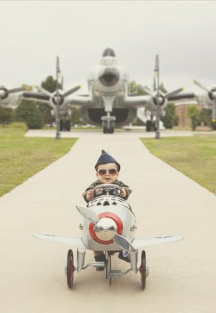 Chàng phi công tương lai là đây.