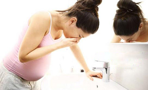 Ốm nghén là hiện tượng phổ biến trong thời kỳ mang thai, đặc biệt là 3 tháng đầu thai kỳ làm cho các bà bầu ăn không ngon và mệt mỏi. Dưới đây là những loại nước trái cây ngon và hiệu quả chống ốm nghén, hy vọng các bà mẹ sẽ khắc phục được tình trạng này.