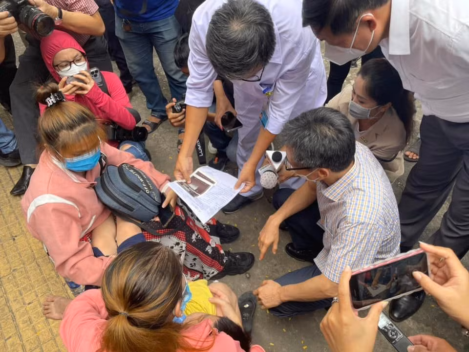 Pho thu tuong Vu Duc Dam kiem tra phong chong SXH tai TP HCM, tranh “dich chong dich“