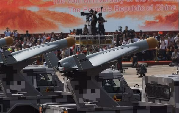 Những thông tin kỹ thuật về ASN-301 cho thấy khả năng nhắm mục tiêu phức tạp của nó, tập trung vào tần số radar từ 2 đến 16 GHz. Thiết bị dẫn đường bằng radar của nó có thể xác định mục tiêu trong bán kính 25 km và hệ thống này được lập trình để tấn công tới 8 vị trí radar được xác định cùng lúc.