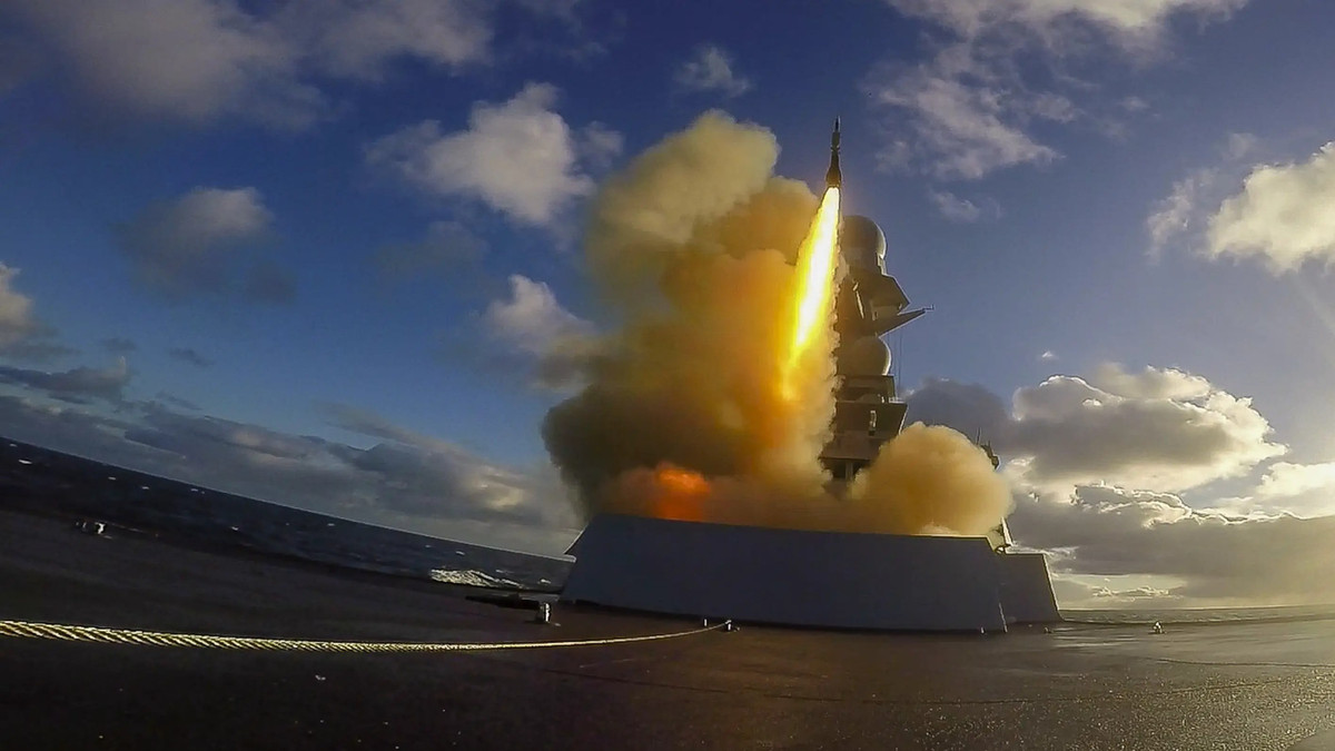 Là vũ khí chính của PAAMS, Aster trang bị trên các tàu khu trục lớp Horizon trong biên chế của Pháp và Ý cũng như các tàu khu trục Type 45 của Anh. Tên lửa cũng được trang bị trên các khinh hạm đa năng FREMM của Pháp và Ý. Ảnh: Navy Recognition.