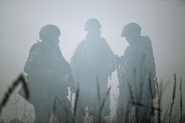 Ví dụ, các phi công và lính trinh sát có thể tạo ra các nhóm chat trên ứng dụng Telegram, nơi họ chia sẻ thông tin về mục tiêu một cách nhanh chóng và chính xác. Ảnh: Ria Novosti.