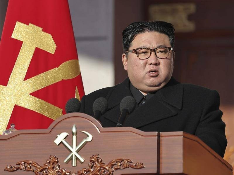 Ông Kim nói với Hội đồng Nhân dân Tối cao rằng nếu Hàn Quốc “vi phạm dù chỉ 0,001 milimét lãnh thổ, vùng trời và vùng biển của chúng tôi, thì đó sẽ bị coi là hành động khiêu khích chiến tranh”.