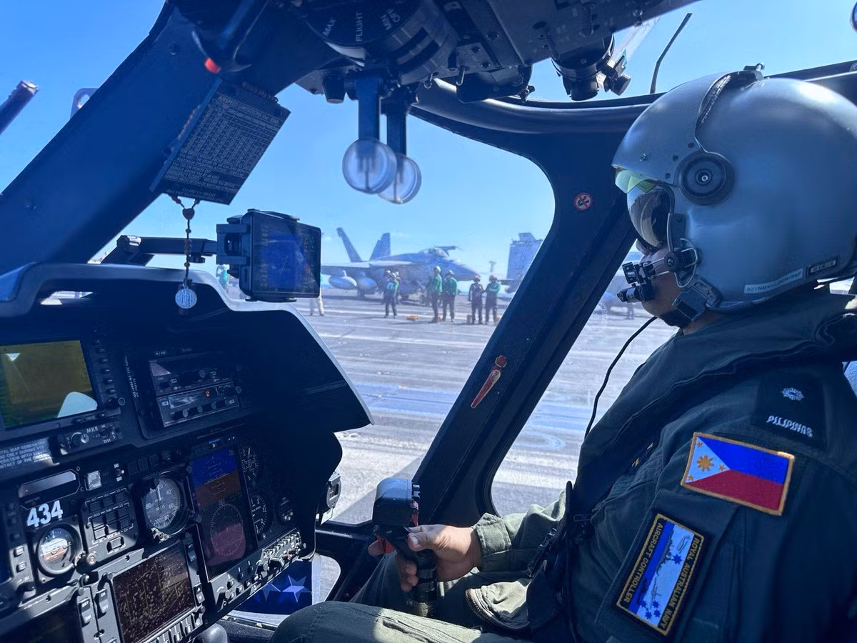 Nhóm tấn công Vinson rời San Diego vào ngày 12/10 để triển khai theo lịch trình tới Tây Thái Bình Dương. Kể từ khi bước vào khu vực hoạt động của Hạm đội 7, nhóm này đã tham gia Cuộc tập trận thường niên 2023 ở biển Philippine.