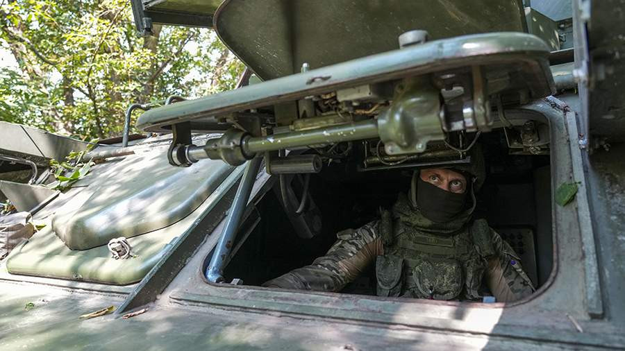 Tuy nhiên, Piotr Śledź từ Đại học Warsaw có một quan điểm khác. Ông cho rằng chiến dịch Kursk chủ yếu mang tính chất tâm lý hơn là quân sự. “Cuộc tấn công này đã cung cấp động lực tinh thần quan trọng cho người dân và Quân đội Ukraine sau nhiều tháng chịu đựng các cuộc tấn công dữ dội từ Nga”, Śledź giải thích. Ông cho rằng, trong bối cảnh khó khăn về nhân lực, sự thành công này là cần thiết để duy trì tinh thần và khả năng huy động của Ukraine.