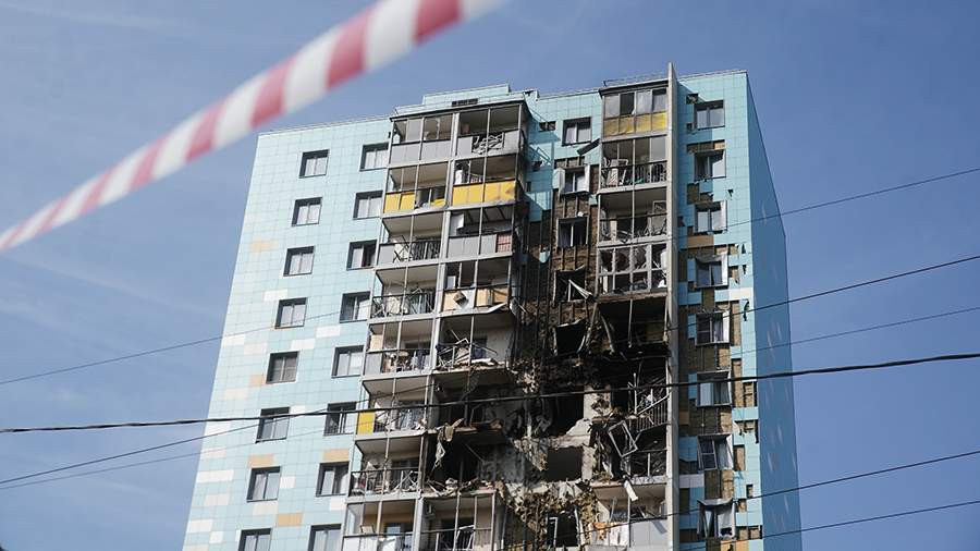 Dù vậy, theo Andrew Latham từ Viện Hòa bình và Ngoại giao, việc chiếm giữ Kursk không mang lại lợi ích chiến lược đáng kể cho Ukraine. Ông lập luận rằng cuộc tấn công này có thể đã làm suy yếu khả năng phòng thủ của Ukraine ở các khu vực quan trọng khác như Donetsk. Latham cho rằng việc Ukraine tập trung lực lượng vào Kursk có thể làm giảm sức mạnh phòng thủ ở các mặt trận quan trọng hơn, như Donetsk, nơi Nga đang tiến quân đều đặn.