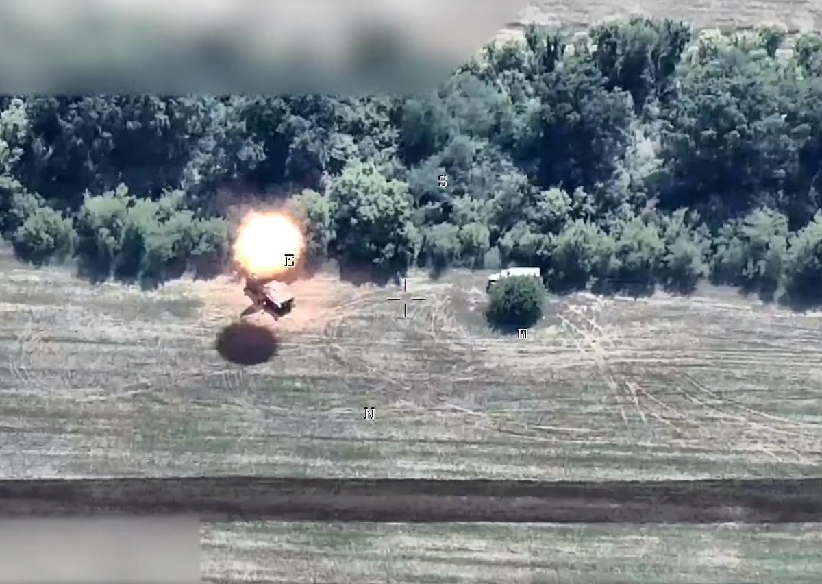 Một đội phản công pháo binh giỏi có thể phát hiện đạn pháo đang lao tới và bắn chính xác vào vị trí của đối phương chỉ sau vài phút. Chiến trường Ukraine cho thấy cả hai bên đều sử dụng các radar phản pháo nhằm cố gắng gây nhiều thiệt hại cho đối phương.