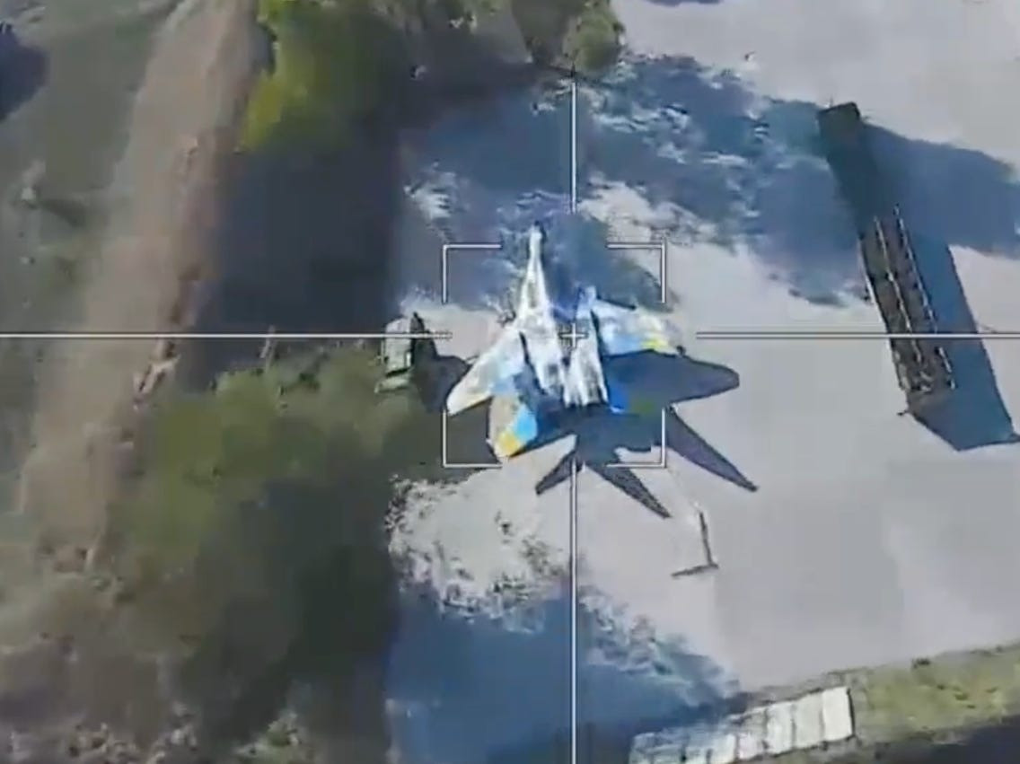 Vào cuối năm 2022, xuất hiện nhiều video trên mạng xã hội cho thấy máy bay không người lái Lancet tấn công nhiều mục tiêu quân sự của Ukraine, như hệ thống phòng không, pháo tự hành, xe tăng và xe tải quân sự.