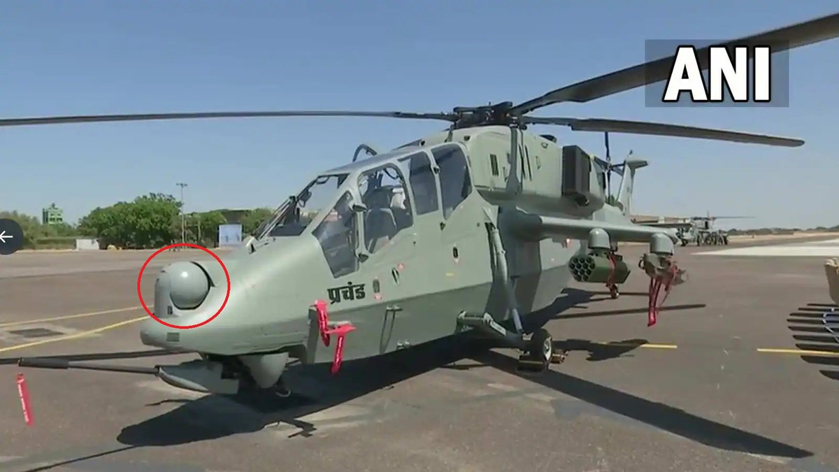 LCH Prachand được trang bị bộ cảm biến tiên tiến, bao gồm camera thiết bị tích điện ghép đôi, camera hồng ngoại phía trước và bộ chỉ định laser. Hai camera này ghi lại vị trí và tọa độ của kẻ địch, đảm bảo khả năng nhìn rõ ràng trong điều kiện thời tiết xấu. Máy đo khoảng cách và chỉ định laser nhắm vào các quả bom và tên lửa dẫn đường bằng laser.