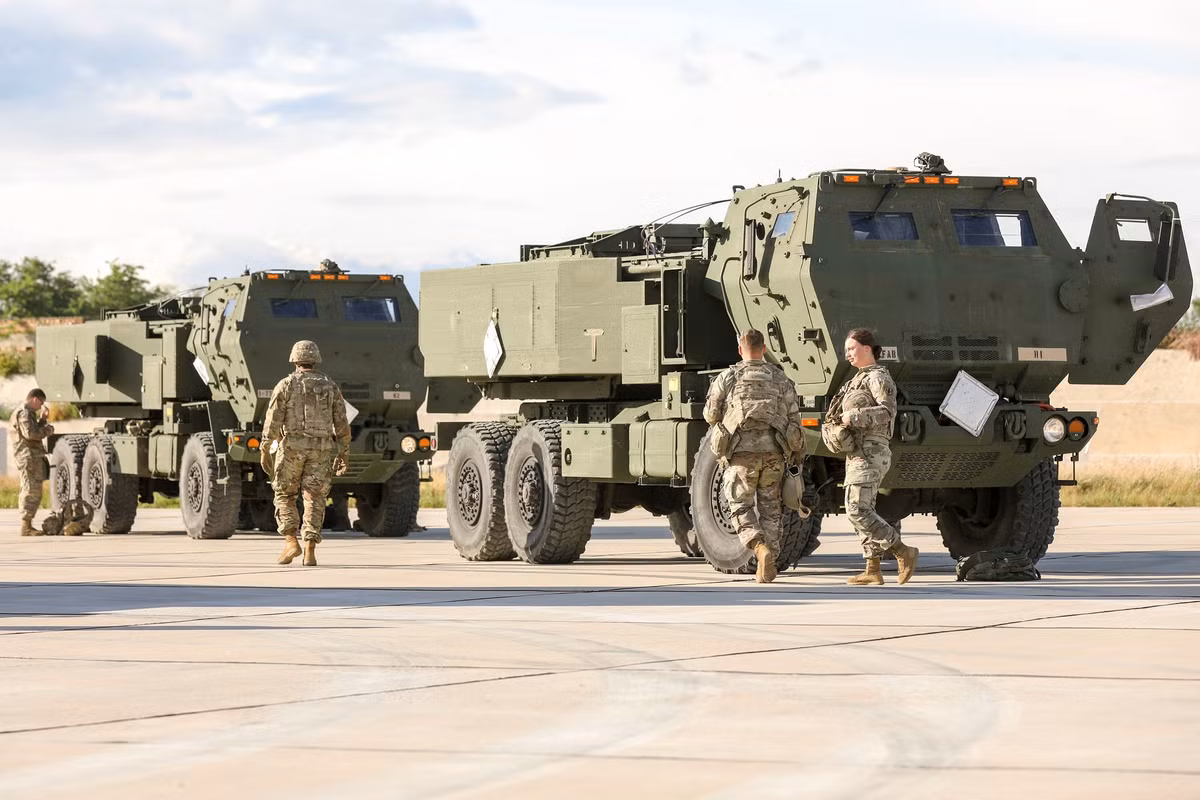 Một tài liệu của Lầu Năm Góc về chương trình PrSM giải thích: Các biến thể trong tương lai "sẽ tập trung vào việc tăng tầm bắn, độ chính xác và khả năng phá hủy các mục tiêu, từ các loại mục tiêu cố định đến mục tiêu di động".