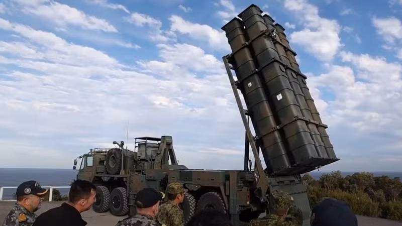 Việc thiết lập phạm vi tên lửa trên đảo Minamitori nhằm hiện thực hóa cam kết của Nhật Bản trong việc tăng cường năng lực phòng thủ. Qua đó, ứng phó có hiệu quả với các mối đe dọa an ninh leo thang do các cường quốc trong khu vực gây ra, cụ thể là Trung Quốc, Triều Tiên và Nga. Ảnh: Asahi.