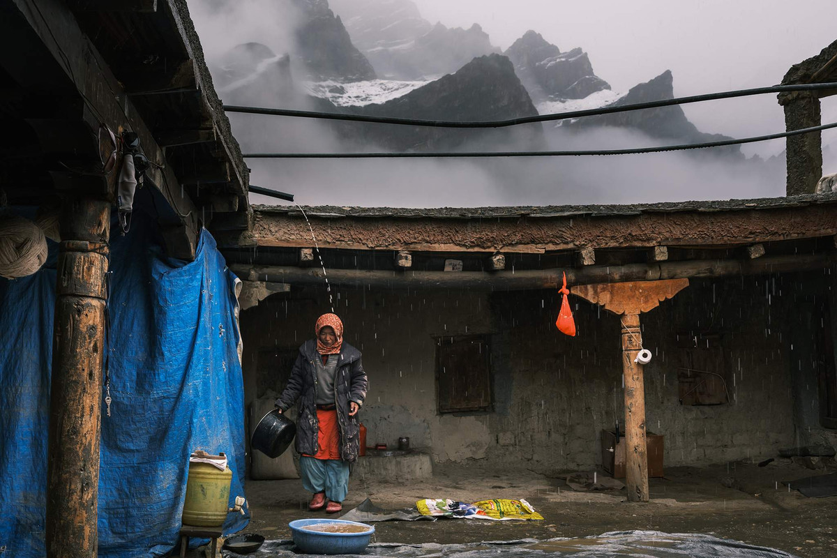 Cư dân nơi đây sống tách biệt khỏi nền văn minh hiện đại, tự mình chăm sóc và duy trì cuộc sống hàng ngày.