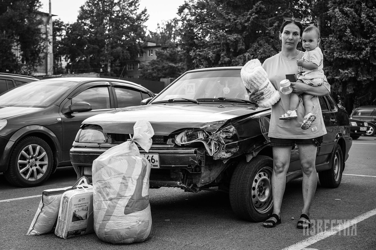 Từ Moscow, người dân đã gửi đến tỉnh Kursk những nhu yếu phẩm như thực phẩm, nước uống đóng chai, quần áo mới và nhiều vật dụng cần thiết khác. 