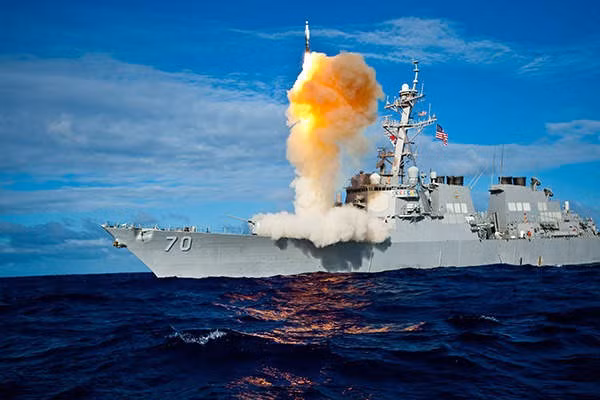 Thường được coi là đối trọng với Hệ thống chiến đấu Aegis do Mỹ sản xuất, Sea Viper cho phép Vương quốc Anh bảo vệ lực lượng hải quân của họ trước nhiều mối đe dọa trên không bằng cách sử dụng công nghệ sản xuất trong nước mà không cần dựa vào công nghệ quốc phòng của Mỹ.