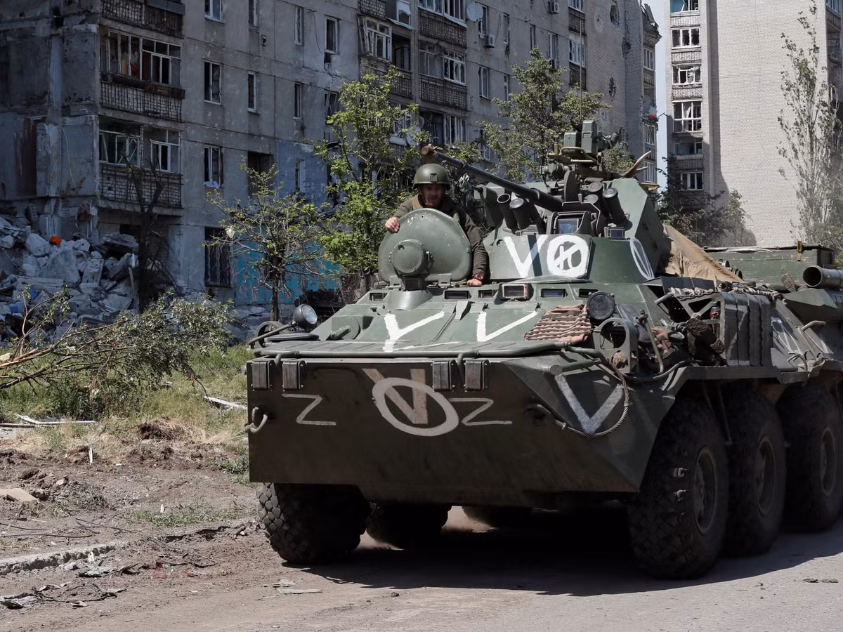 Một khi Seversk nằm trong sự kiểm soát chặt chẽ của Quân đội Nga, nó sẽ mang lại vùng đệm chiến lược rộng lớn cho Severodonetsk và Lischichansk, đồng thời Seversk cũng là một thành phố công nghiệp quan trọng với nguồn tài nguyên phong phú sẽ hỗ trợ cho công việc tái thiết ở Donetsk.