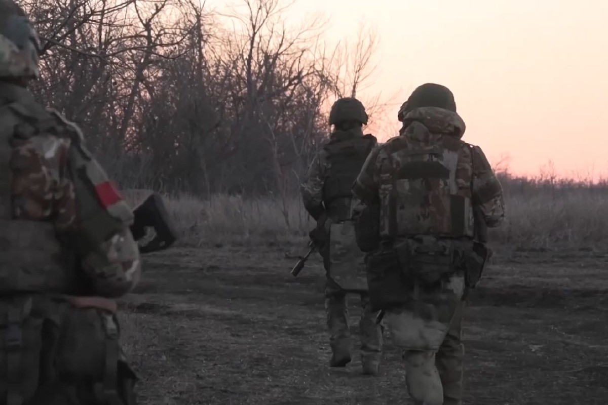 Quân đội Nga lúc này chỉ có thể sử dụng lực lượng tinh nhuệ tấn công vào các vị trí quan trọng như quận trung tâm Chasovnyar, điều này khiến Quân đội Ukraine cảm thấy Chasovnyar đang gặp nguy hiểm và cần phải bổ sung quân tiếp viện.