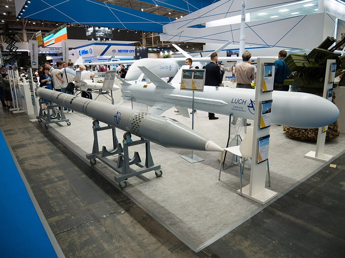 Sự hợp tác giữa Romania và Ukraine trong việc phát triển và nâng cao khả năng của tên lửa Neptune không chỉ nâng cao năng lực phòng thủ của hai quốc gia mà còn thể hiện nỗ lực hiện diện chiến lược của họ tại khu vực Biển Đen.