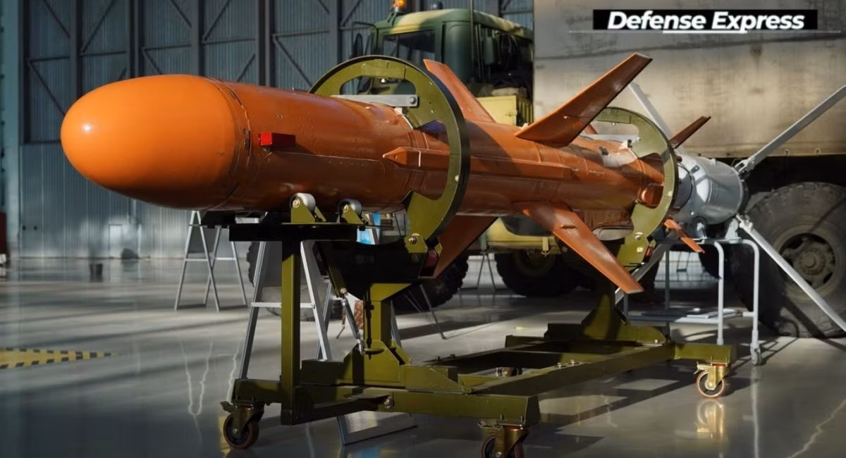 Sau khi tạm ngừng sản xuất, Ukraine đã nối lại việc sản xuất vào năm 2019, cải tiến thiết kế cũ và thay thế linh kiện bằng các bộ phận tự sản xuất. Hiện tại, Ukraine đang mở rộng tầm bắn của Neptune lên 1.000 km và tăng cường sản xuất.