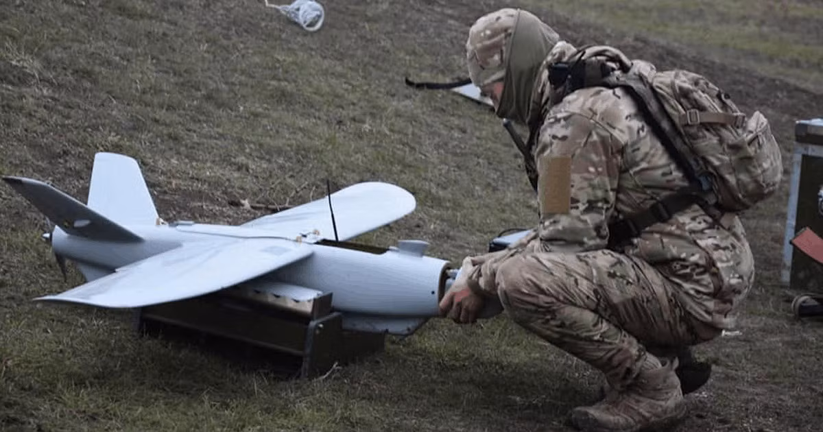 Merlin-BP là một sản phẩm của Viện nghiên cứu công nghệ viễn thông Smolensk, đây là phiên bản cải tiến từ mẫu trước đó Merlin-21BM và có thêm những nâng cấp đáng kể về kích thước, khả năng tải trọng, độ cao bay và tầm bay. Ảnh mil.im.ua.