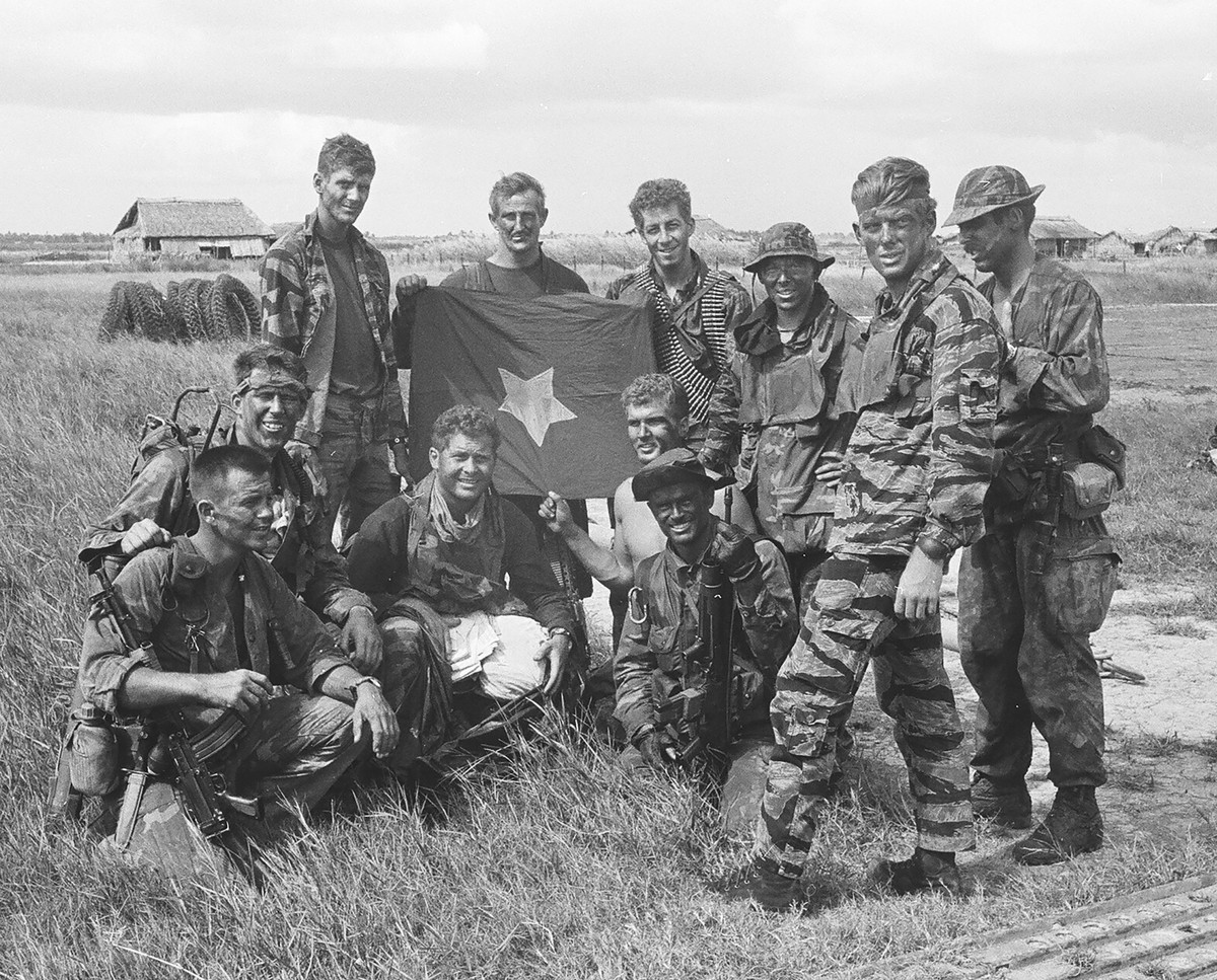 Sau khi thành lập, SEAL dần trở thành một phần quan trọng trong các hoạt động chiến tranh của Mỹ. Từ Việt Nam đến Panama đến Afghanistan, SEAL đã tham gia với nhiều vai trò, từ chống khủng bố, trinh sát, giải cứu con tin, chống ma túy, phá hủy dưới nước, huấn luyện đặc biệt, hành động trực tiếp hoặc bất cứ nhiệm vụ nào được giao.