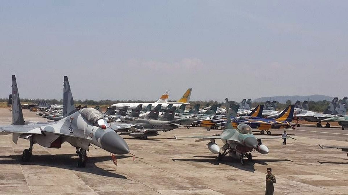 Thế nhưng, thỏa thuận này đã bị hủy bỏ vào năm 2020. Trang tin Nikkei Asia cho rằng, những rào cản chính trị là nguyên nhân đằng sau sự kiện trên. Trong khi các phương tiện truyền thông châu Á đưa ra “những lời giải thích ngoại giao”, thì thực tế rõ ràng là các mối đe dọa trừng phạt từ Washington theo luật CAATSA đã buộc Indonesia phải tìm kiếm giải pháp thay thế.