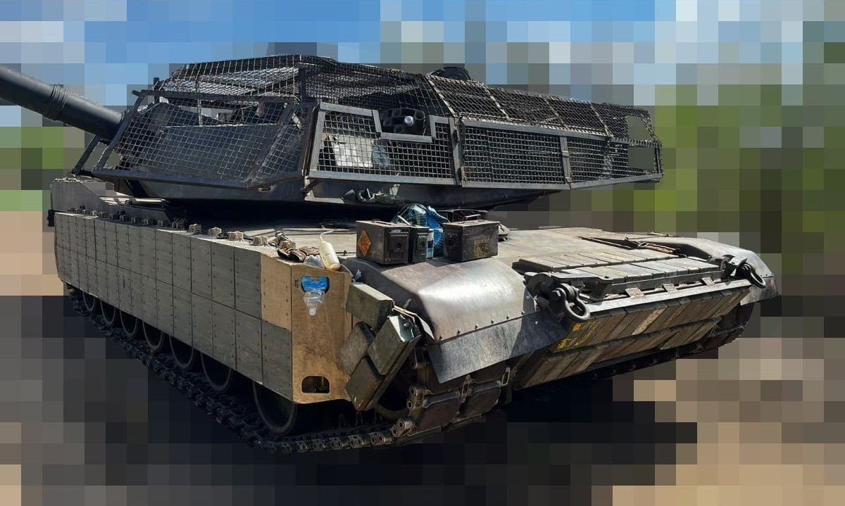 Trước đó, lực lượng Nga cũng đã lắp đặt các lồng tương tự trên xe tăng chiến đấu của họ, mặc dù hiệu quả của chúng chưa rõ ràng. Những lồng này chủ yếu nhằm mục đích bảo vệ chống lại tên lửa chống tăng. Tuy nhiên, nó cũng gây cản trở khả năng di chuyển của tháp pháo và ảnh hưởng đến các cảm biến, làm giảm hiệu quả hoạt động của xe tăng.