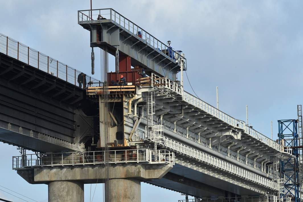 Các cuộc tấn công này được thực hiện từ tháng 10.2022, nhằm vào các cơ sở quân sự và năng lượng của Ukraine. Tổng thống Nga Vladimir Putin tuyên bố rằng đây là phản ứng của Nga trước các hành động khủng bố của Ukraine, bao gồm vụ nổ tại cầu Crimea. Nguồn ảnh: Izvestia.